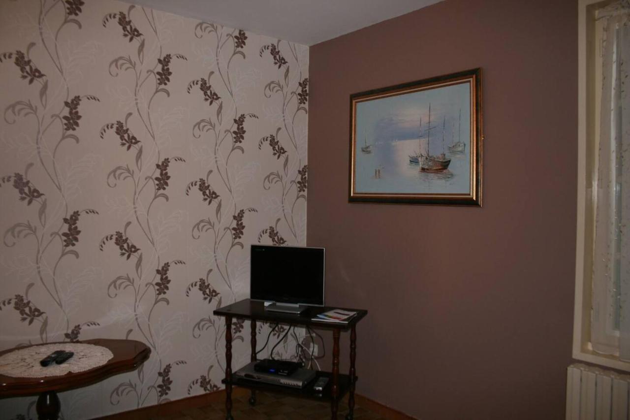 1 Bedroom House 20Min Walk To Centre In Tournus Exterior photo